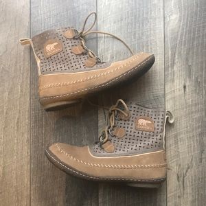 Sorel Joplin perfed bootie